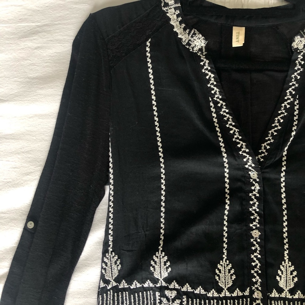 Anthropologie embroidered top